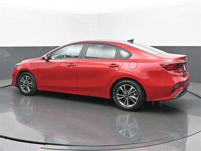 2024 Kia Forte LXS photo 3