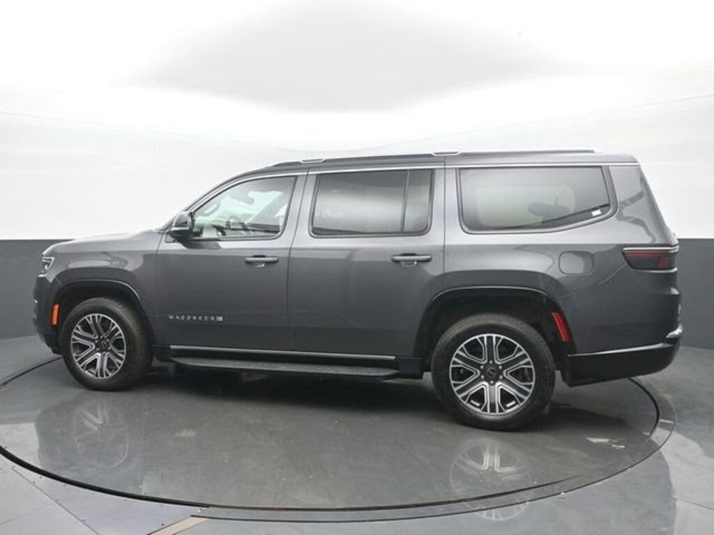Used 2025 Jeep Wagoneer 4x4