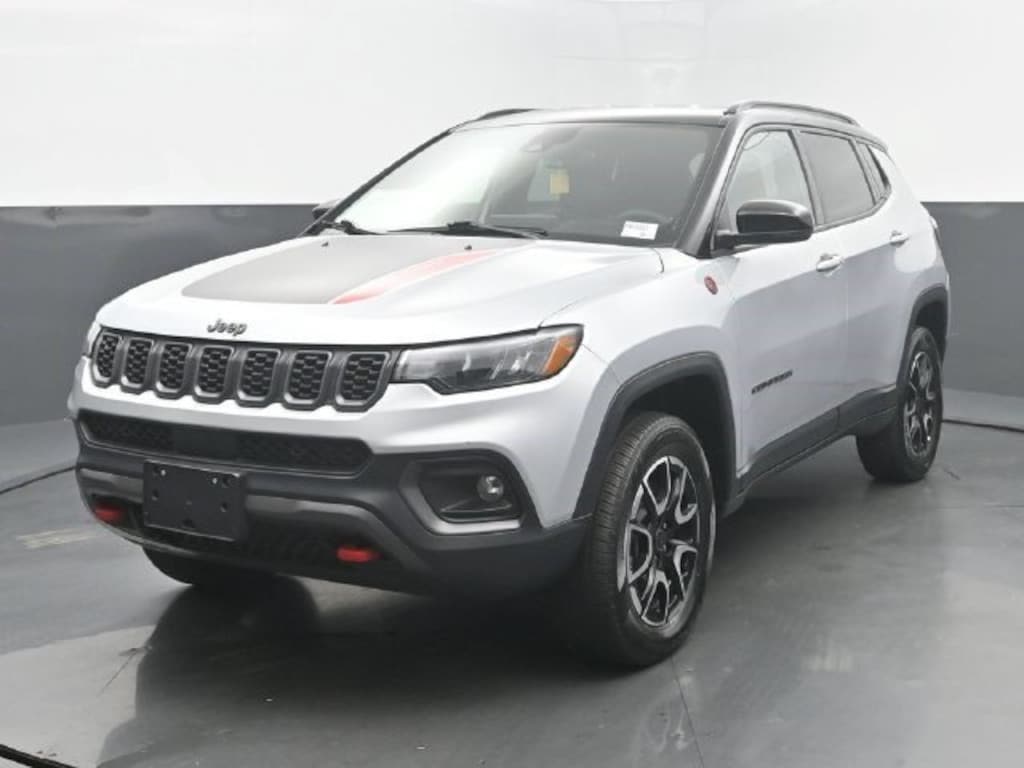 Used 2025 Jeep Compass Trailhawk