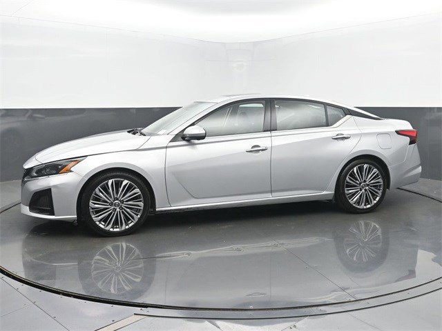 2023 Nissan Altima 2.5 SL photo 2