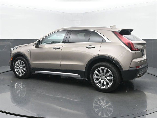 2023 Cadillac XT4 Premium Luxury photo 3