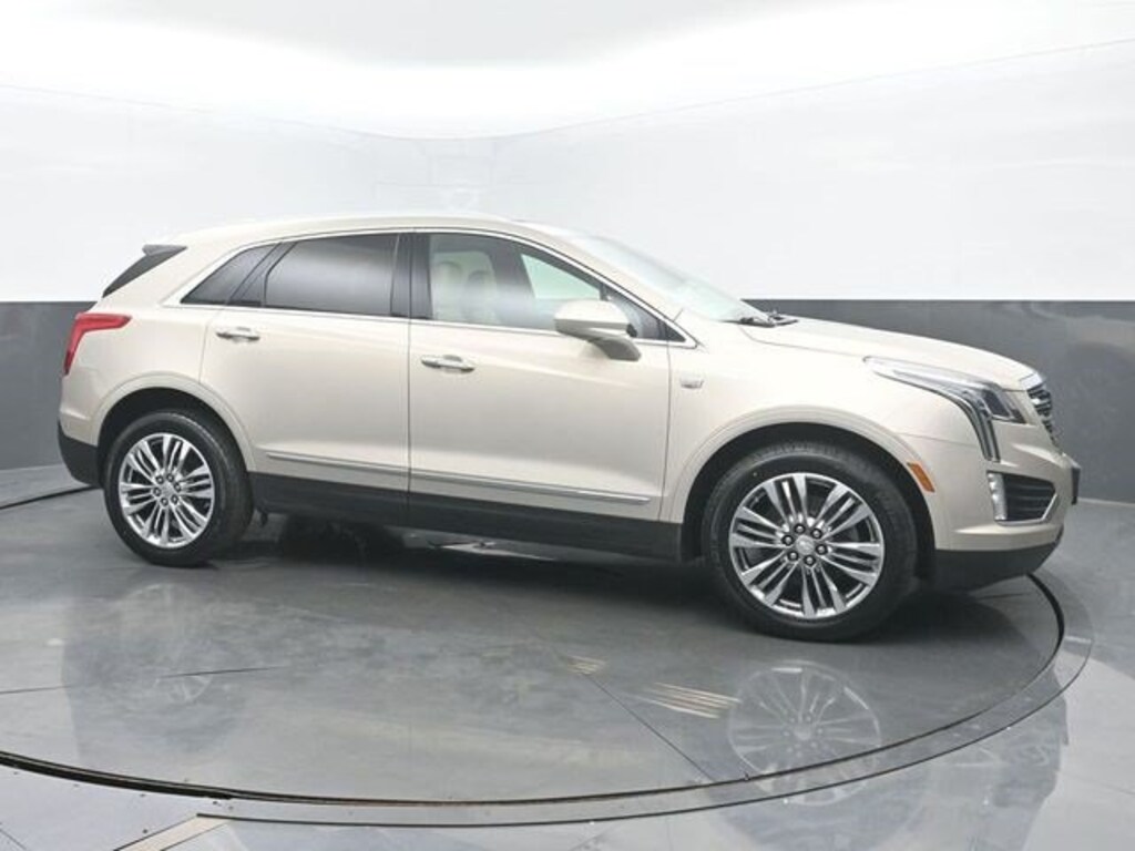 Used 2017 CADILLAC XT5 Premium Luxury FWD SUV