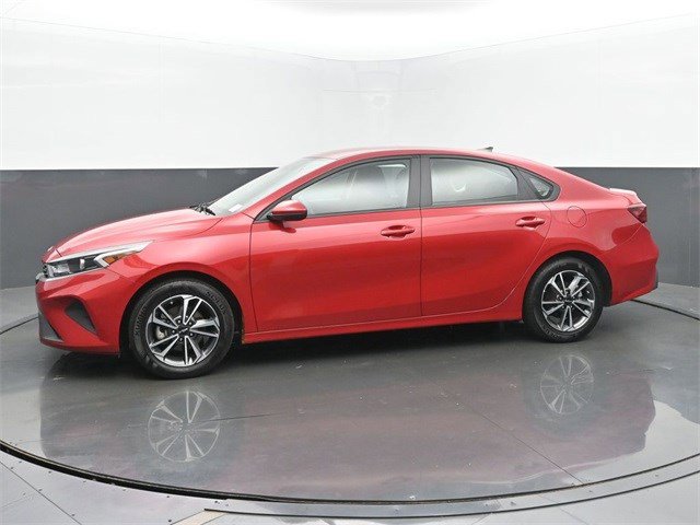 2024 Kia Forte LXS photo 2