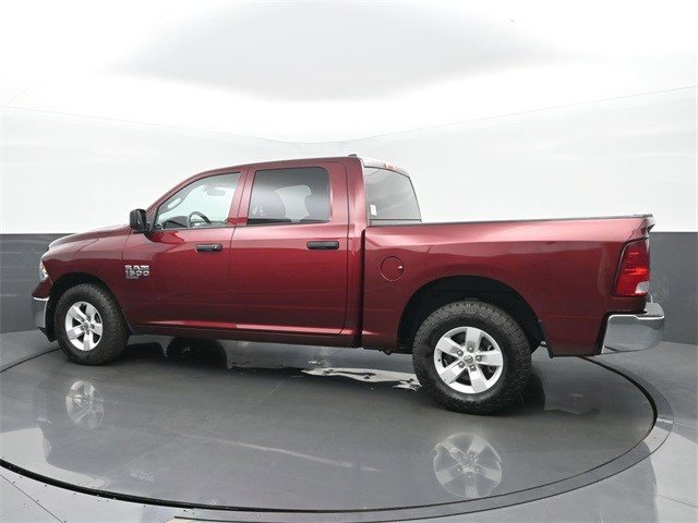 2022 Ram 1500 Classic SLT photo 3