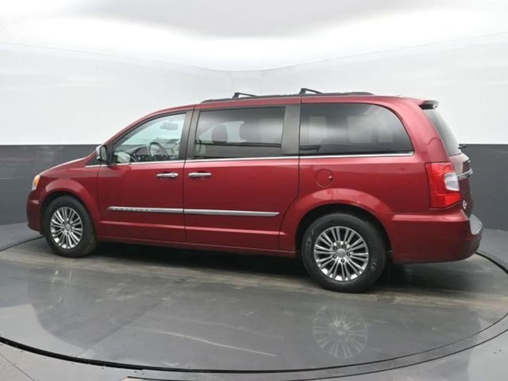 Used 2014 Chrysler Town & Country Touring-L