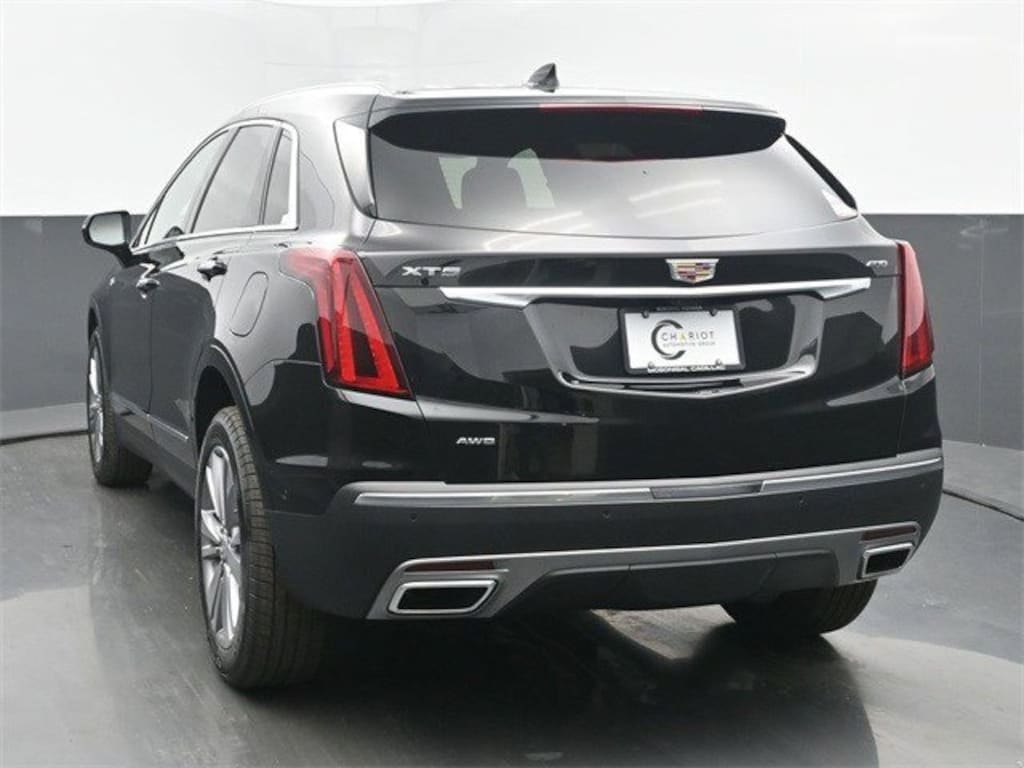 New 2026 CADILLAC XT5 Premium Luxury SUV