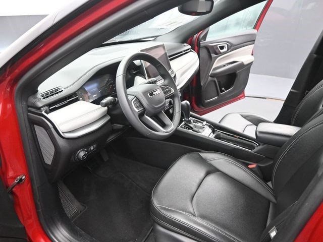 2025 Jeep Compass Limited - Photo 9