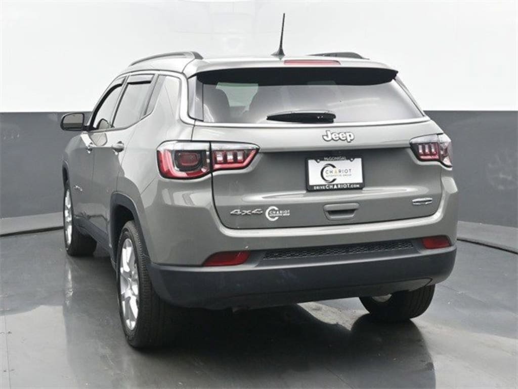 Used 2024 Jeep Compass Latitude Lux