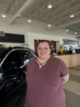Staff member BROOKE LYNCH from ID_9d82e495c1ae