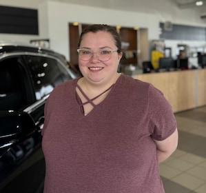 Staff member BROOKE LYNCH from ID_9d82e495c1ae