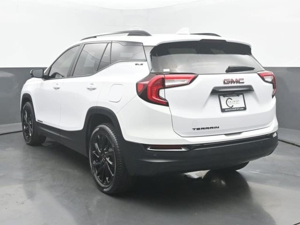 Used 2024 GMC Terrain SLE SUV