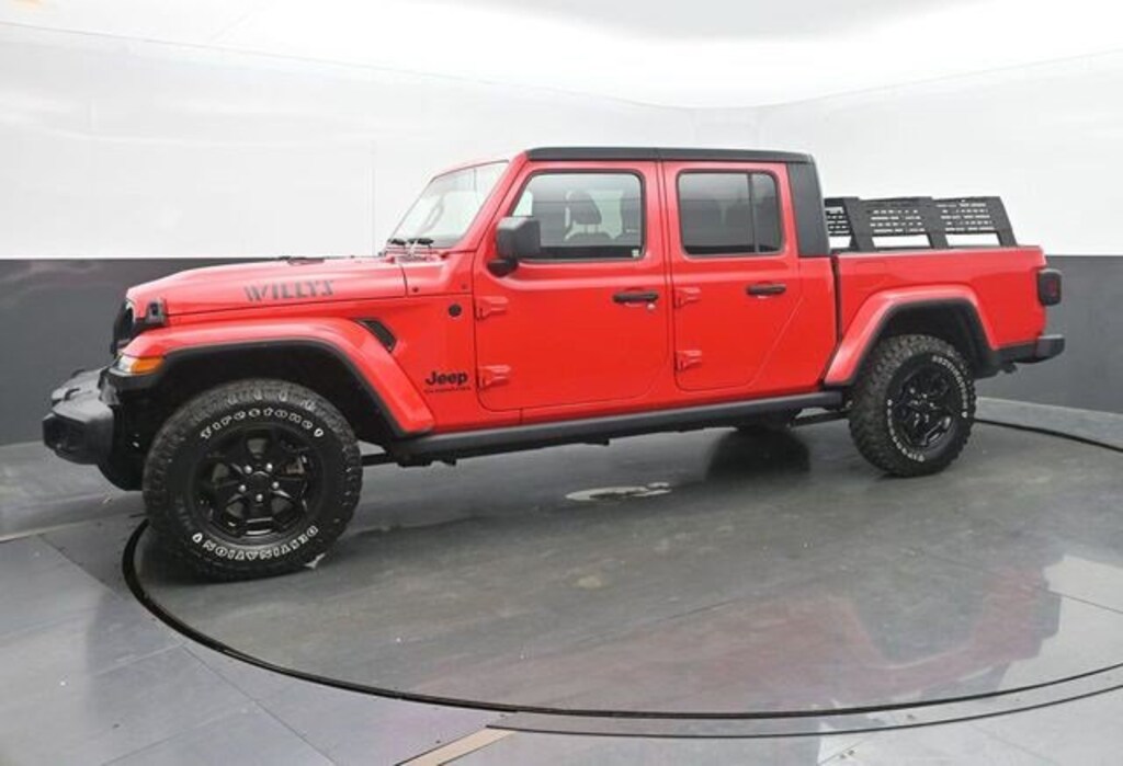 Used 2021 Jeep Gladiator Willys 4x4 Truck