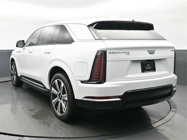 2025 Cadillac Escalade IQ Luxury photo 4