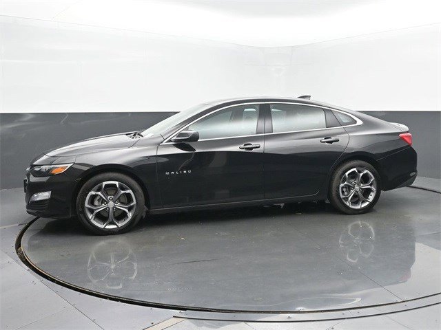 2024 Chevrolet Malibu 1LT photo 2