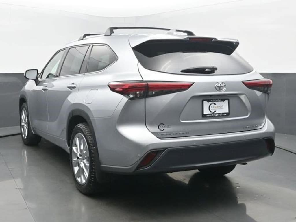 Used 2021 Toyota Highlander Limited