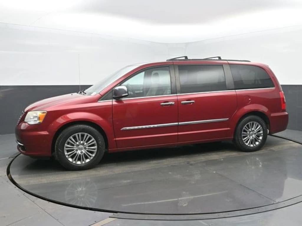 Used 2014 Chrysler Town & Country Touring-L
