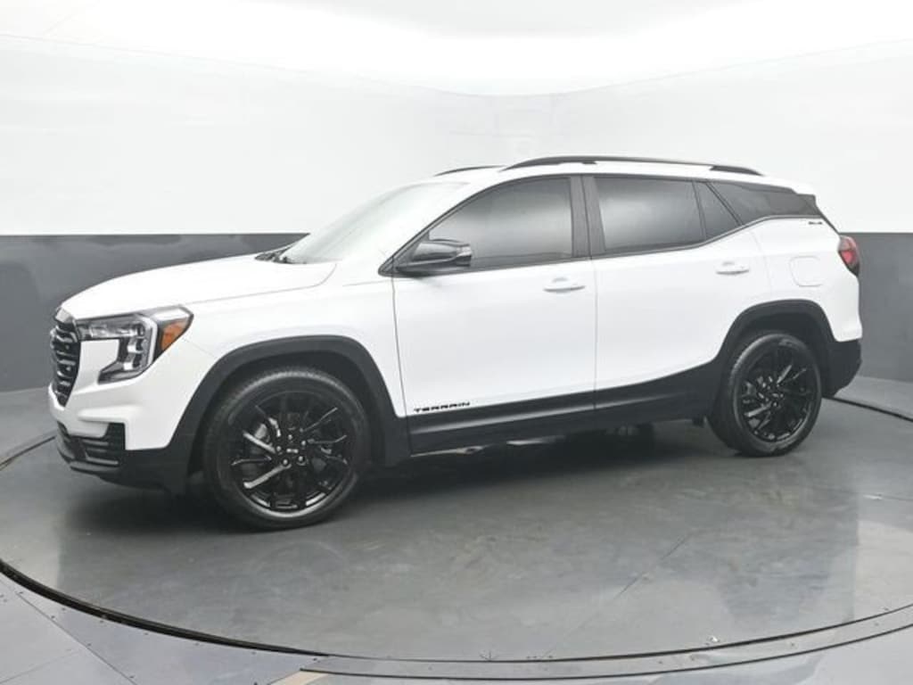 Used 2024 GMC Terrain SLE SUV