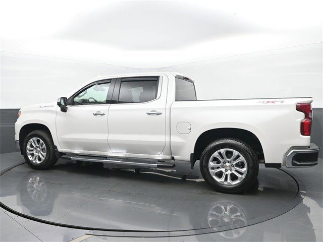 2025 Chevrolet Silverado 1500 LTZ photo 3
