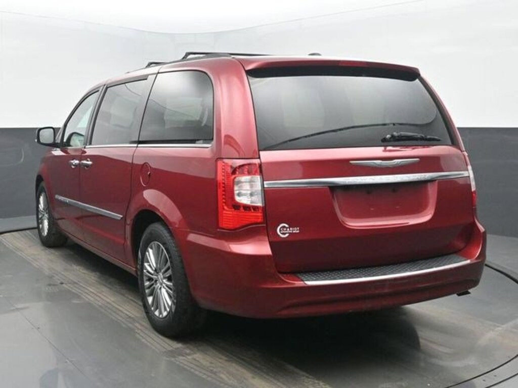 Used 2014 Chrysler Town & Country Touring-L