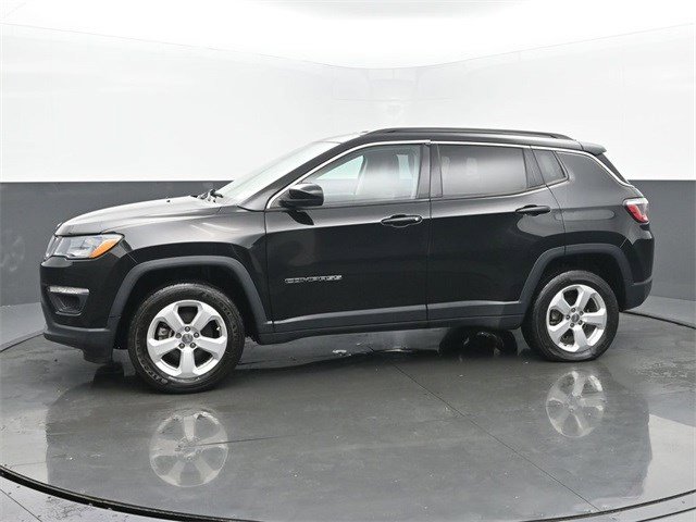 2020 Jeep Compass Latitude photo 2