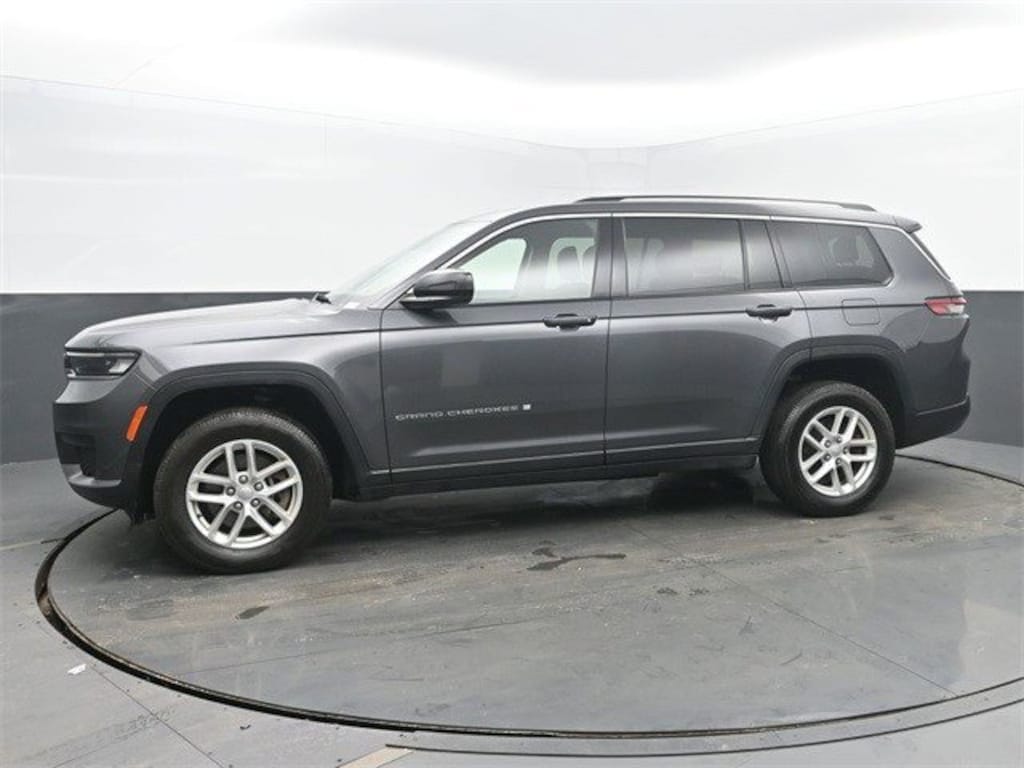 Used 2022 Jeep Grand Cherokee L Laredo SUV