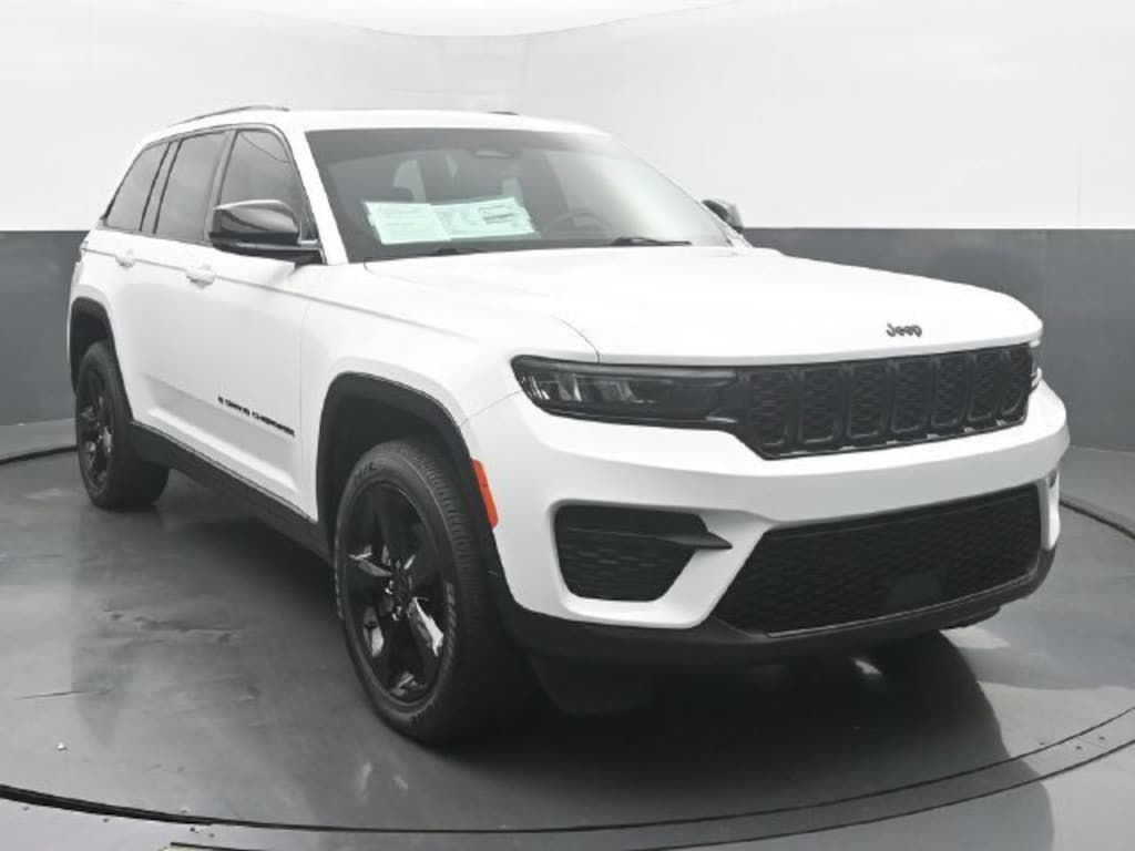 Used 2023 Jeep Grand Cherokee Altitude SUV