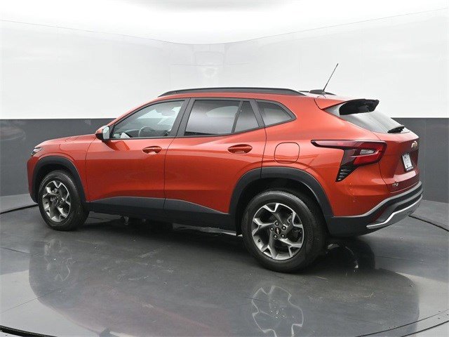 2024 Chevrolet Trax LT photo 3