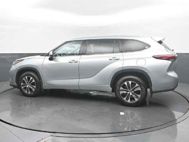 Used 2021 Toyota Highlander XLE SUV