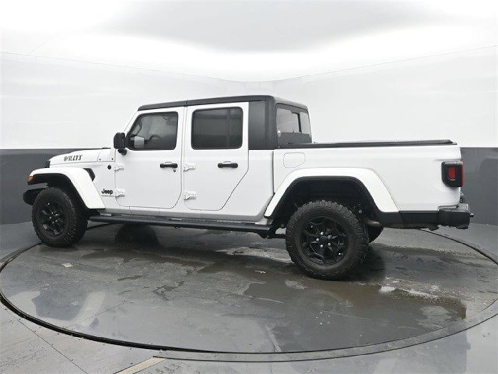 Used 2023 Jeep Gladiator Willys Truck Crew Cab