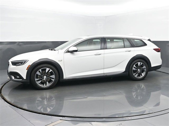 2018 Buick Regal TourX Essence photo 2