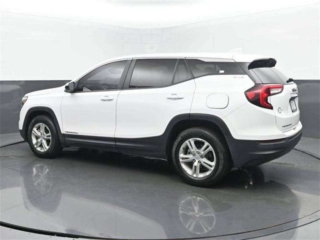 Used 2023 GMC Terrain SLE SUV