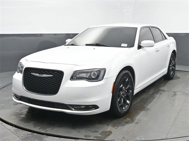 2019 Chrysler 300 S's photo