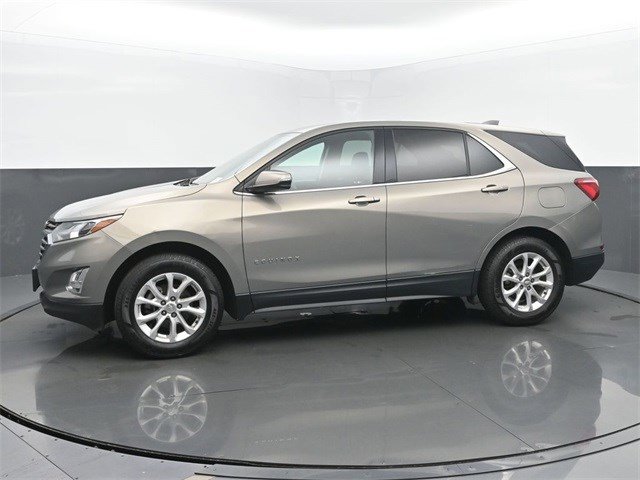 2018 Chevrolet Equinox LT photo 2
