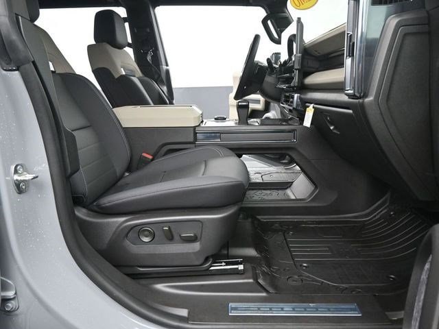 2026 GMC HUMMER EV 2X - Photo 18