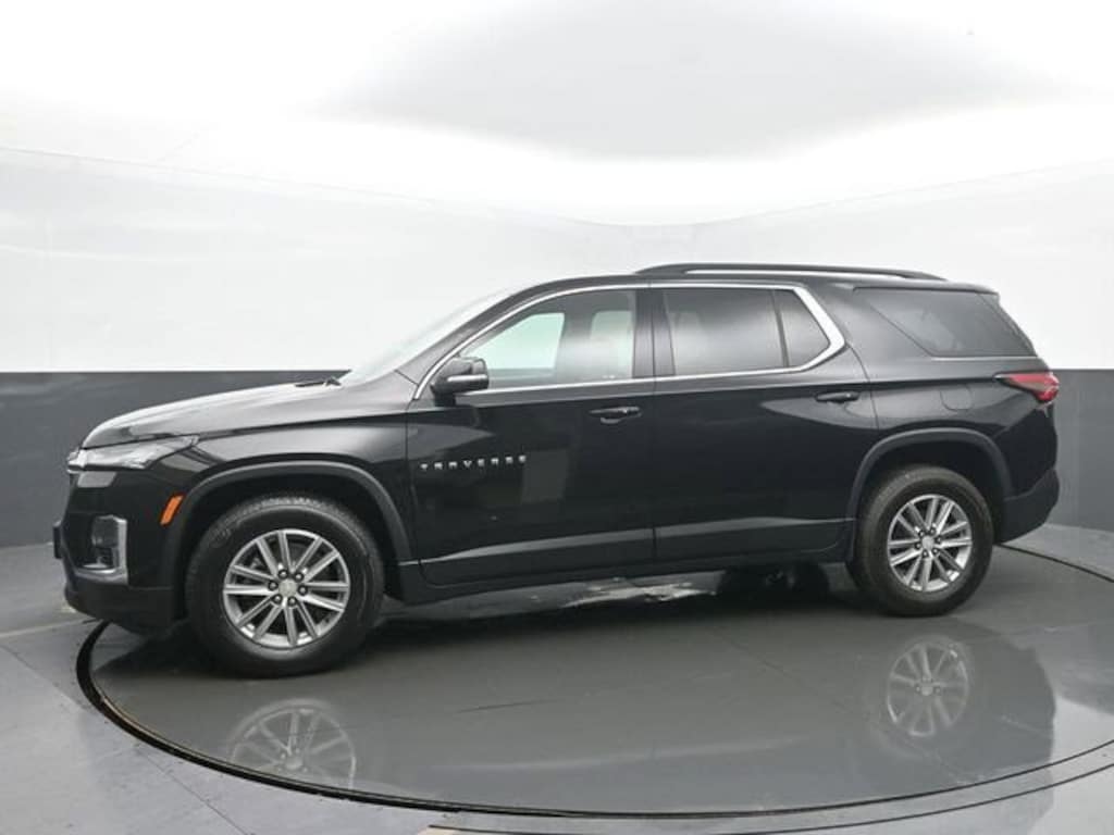 Used 2023 Chevrolet Traverse LT Cloth SUV