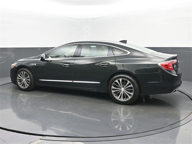 2017 Buick LaCrosse Preferred photo 3