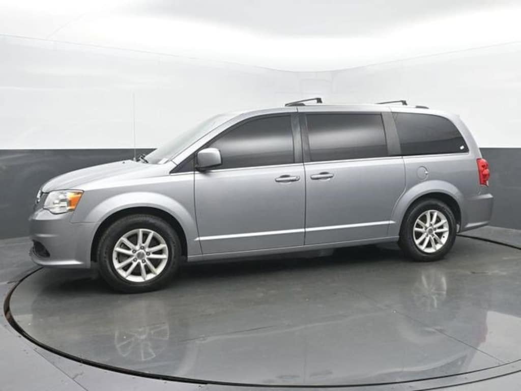 Used 2018 Dodge Grand Caravan SXT Van Passenger Van