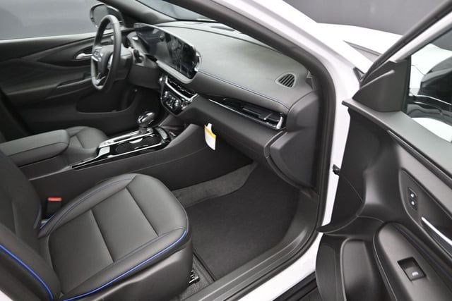 2026 Buick Envista Sport Touring - Photo 9