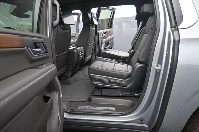 2026 GMC Yukon XL Denali - Photo 13