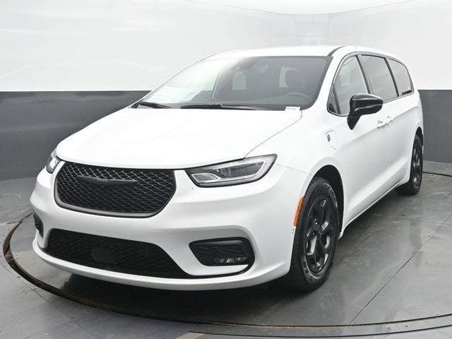 2024 Chrysler Pacifica PHEV
