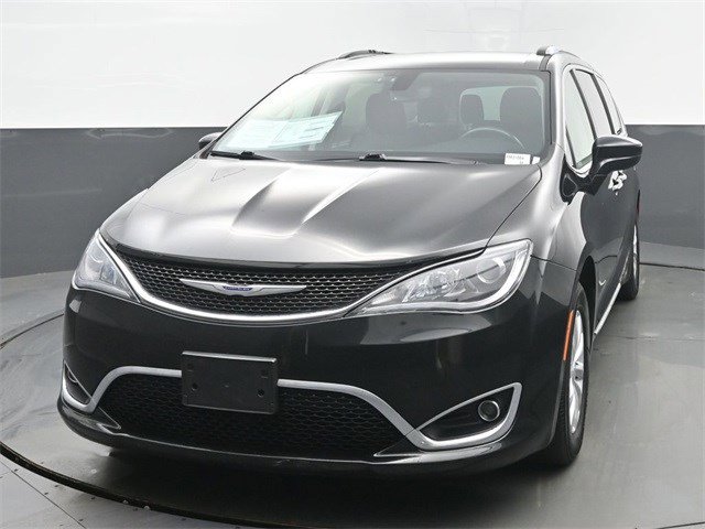 2019 Chrysler Pacifica Touring L's photo