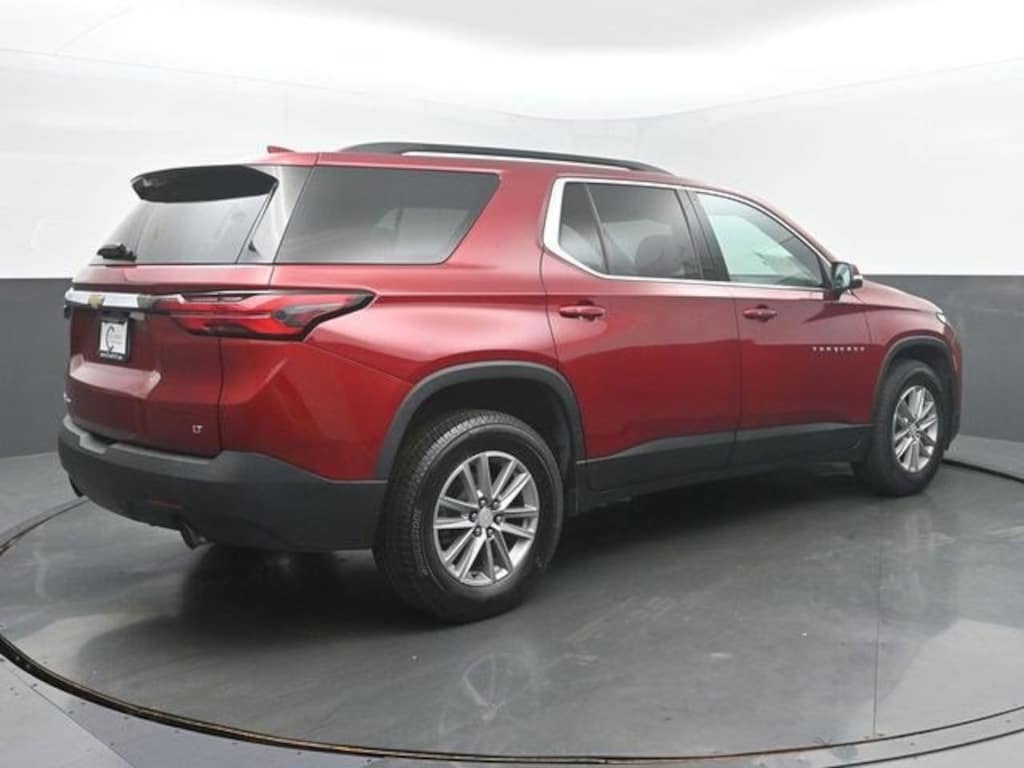 Used 2022 Chevrolet Traverse LT Cloth SUV