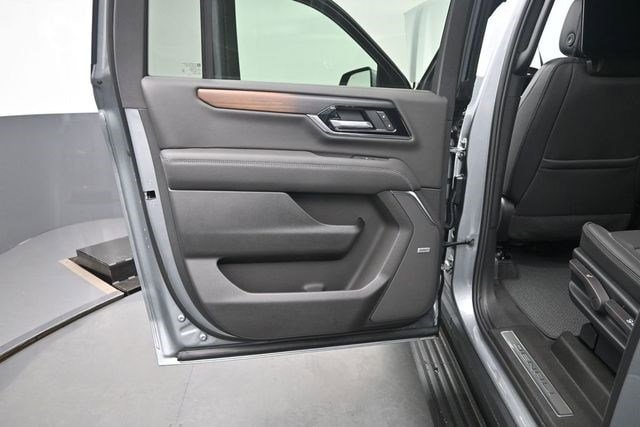 2026 GMC Yukon XL Denali - Photo 14
