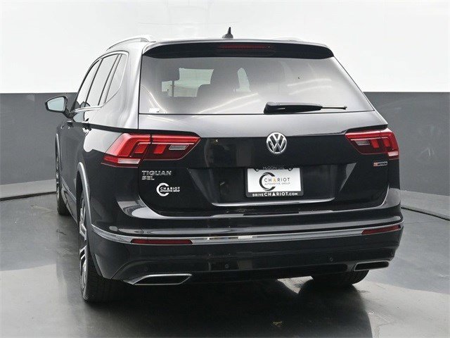 2019 Volkswagen Tiguan SEL Premium photo 2