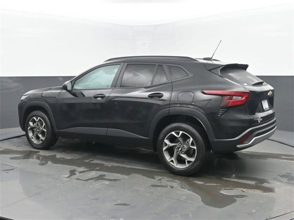 Used 2024 Chevrolet Trax LT SUV