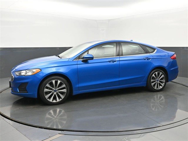 2020 Ford Fusion SE photo 2