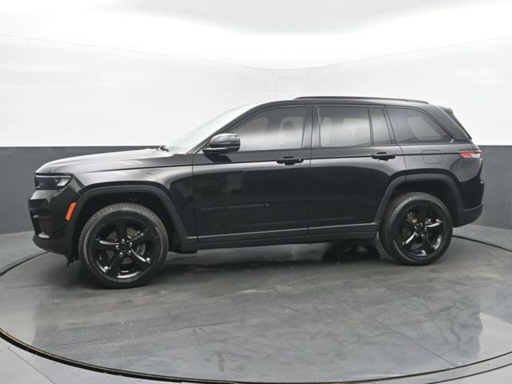 Used 2023 Jeep Grand Cherokee Altitude 4x4 SUV