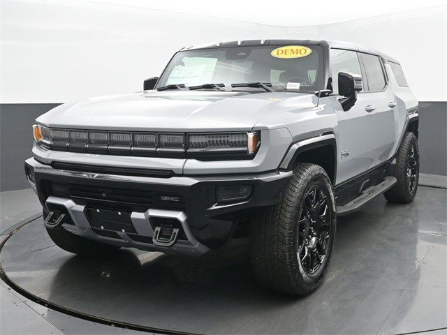 2026 GMC HUMMER EV 2X's photo