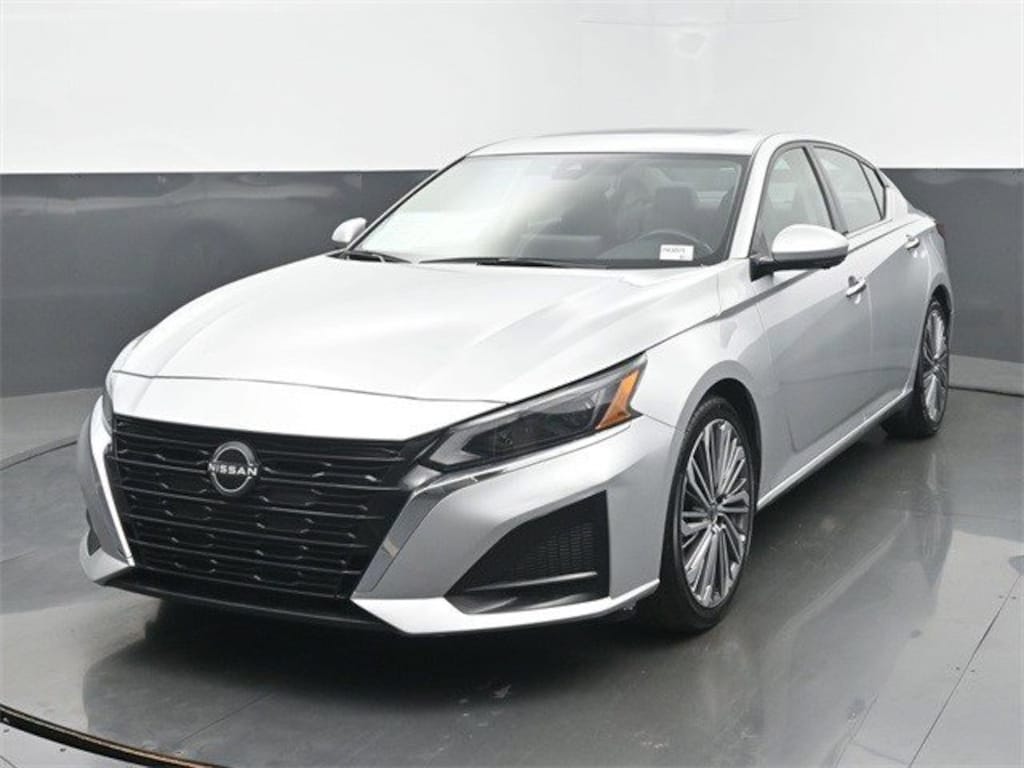 Used 2023 Nissan Altima 2.5 SL Sedan