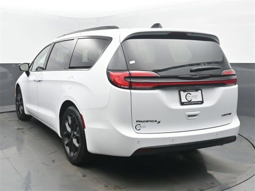 Used 2025 Chrysler Pacifica Limited Van Passenger Van